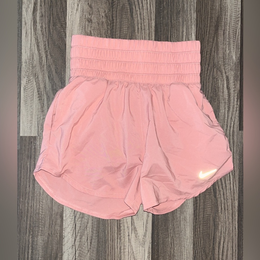 Women’s Nike high waisted pink shorts, athletic running workout gym size xs